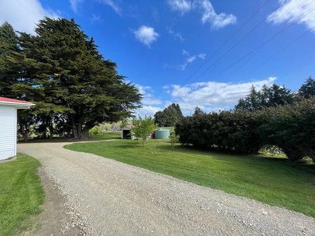 Sunny, Rural 2BR Home - Photo 2