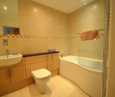 Feltham Hill Road, Ashford, TW15 - Photo 5