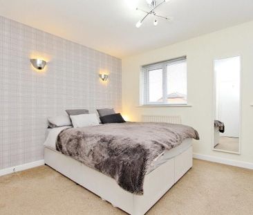4 bedroom detached house to rent - Photo 4