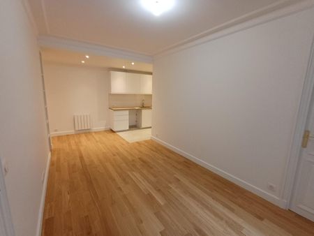 location Appartement T2 DE 45.17m² À PARIS 8E ARRONDISSEMENT - Photo 5