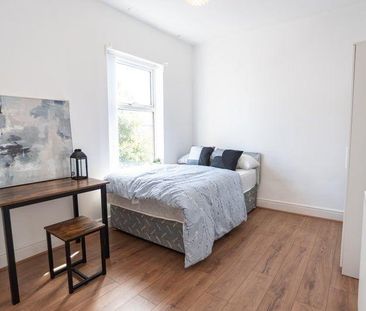 1 bedroom in a house share to rent - Photo 2