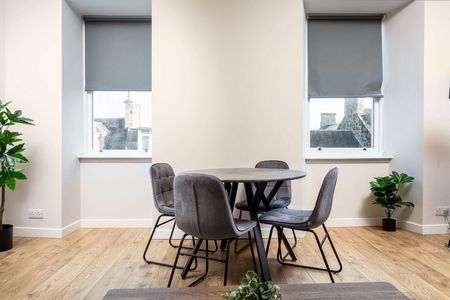 High Street - Photo 3