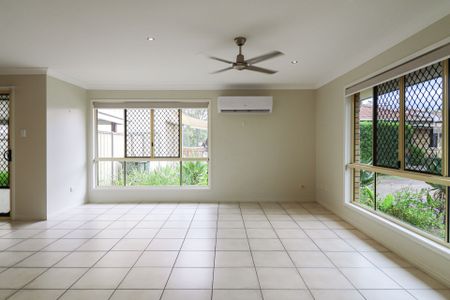 TIDY 3 BEDROOM DUPLEX WITH PRIVATE BACKYARD - Photo 4