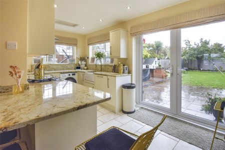 3 bedroom semi-detached house to rent - Photo 5