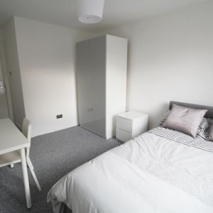 2 Bedroom Apartment - Photo 2