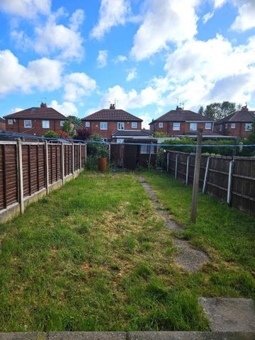 2 bedroom semi-detached house to rent - Photo 5