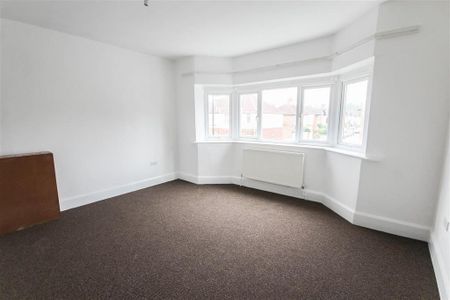 4 bedroom detached house to rent - Photo 4