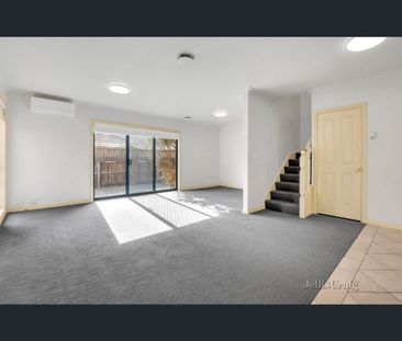 2/28 Irvine Crescent, Brunswick West, Vic 3055 - Photo 1