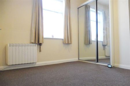 DerbyStreet, BURTON-ON-TRENT - Photo 2