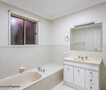 Recently renovated, this unit leaves nothing to do but simply move in! - Photo 6