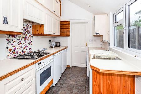 3 bedroom terraced house to rent - Photo 4