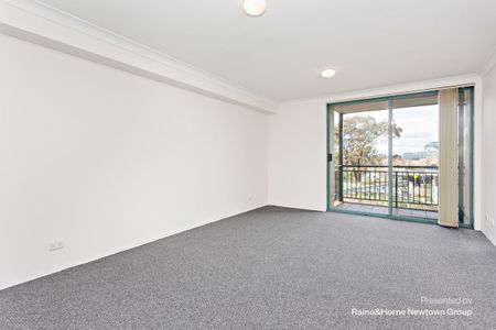 18/1 Linthorpe Street, Newtown, NSW 2042 - Photo 3