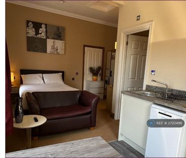 Studio to rent - Photo 1