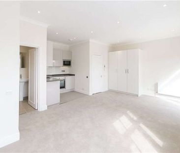 A charming self-contained studio situated on an extremely desirable... - Photo 6