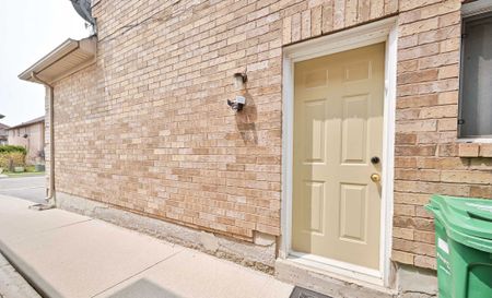 For Lease - 61 Fallstar Crescent, Brampton, Ontario - Photo 4