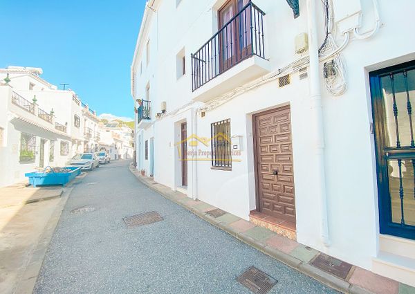 Charming 1-Bedroom Ground Floor Apartment for Long-Term Rental in Frigiliana