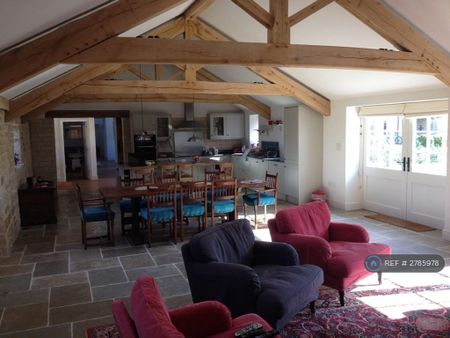 3 bedroom detached house to rent - Photo 4