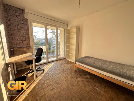 Location Appartement 4 pièces 75m² RENNES 35000 - Photo 2