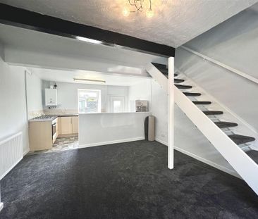 2 bedroom terraced house to rent - Photo 6