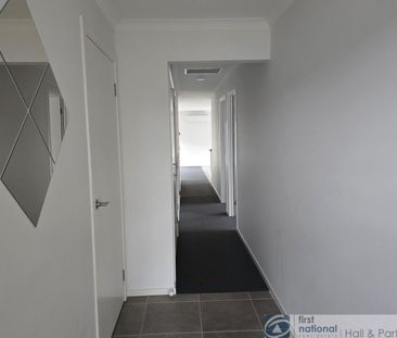 7 Merlot Road, Pakenham - Photo 4