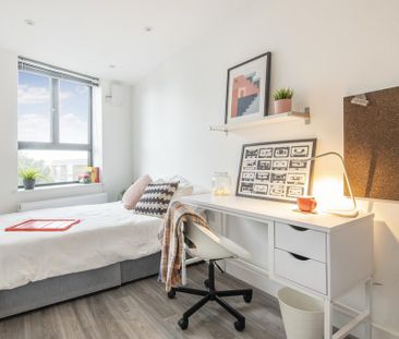1 bedroom in a house share to rent - Photo 2