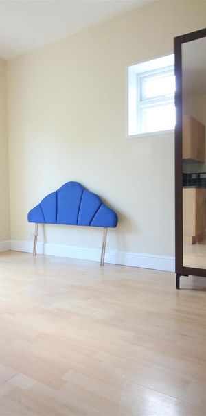 Hanworth Road, Hounslow - Photo 1