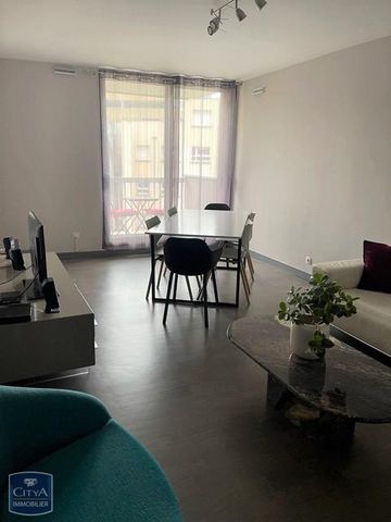 Location Appartement 4 pièces 87m² LILLE 59000 - Photo 2