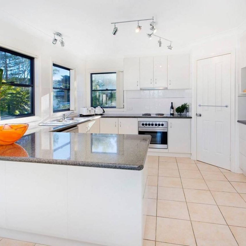 Spacious 3-Bedroom Home! - Photo 1