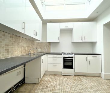 A 2 Bedroom Flat Instruction to Let in Hastings - Photo 6