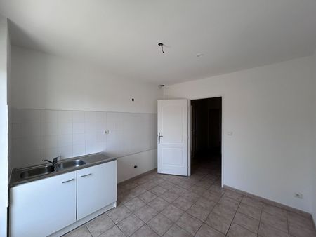 Location Appartement 4 pièces 97m² - Photo 2