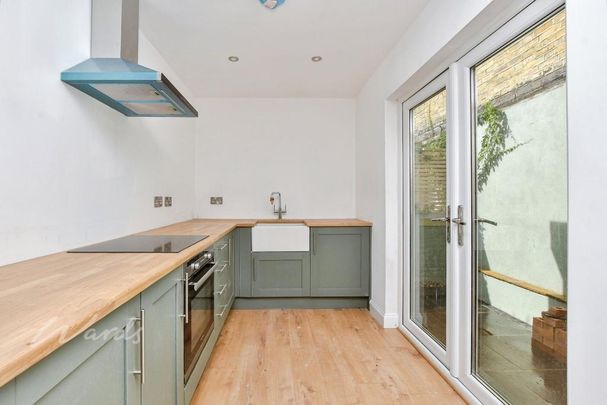 3 bedroom townhouse to rent - Photo 1