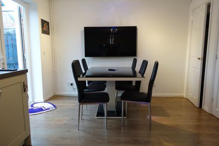 3 bedroom House To Let Total Size: 991 SQ FT - Photo 4