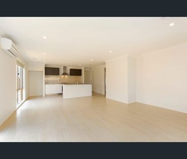 28 Mistral Way, Beveridge, Vic 3753 - Photo 6