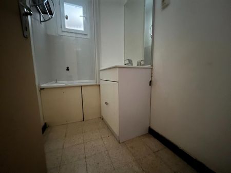Location Appartement 4 pièces 67m² AVIGNON 84000 - Photo 4