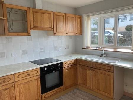 2 bedroom semi-detached bungalow to rent - Photo 3