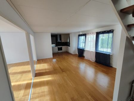 Kaxbergsvägen, Södertälje - Photo 2