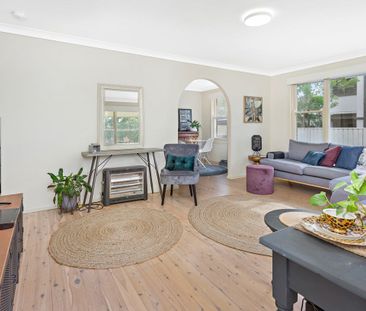 3 BEDROOM HOME IN CENTRAL LOCATION - Photo 1