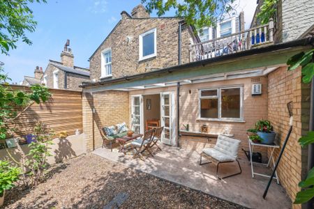 Bolingbroke Grove, Clapham, SW11 - Photo 2