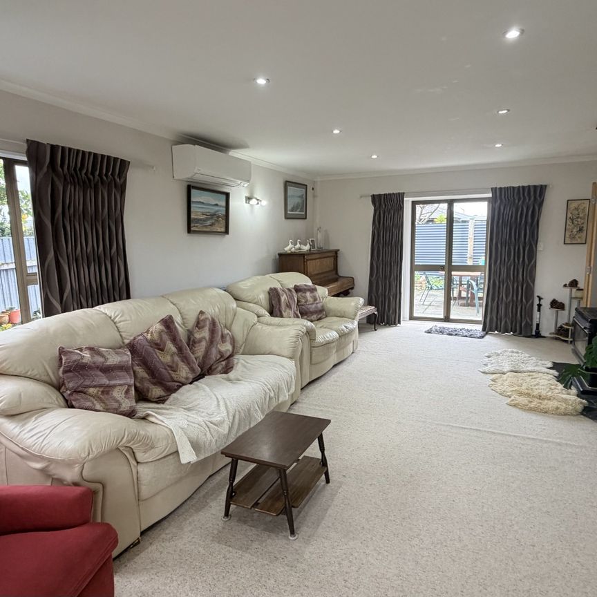 Cardiff Place, Tamatea - Photo 1