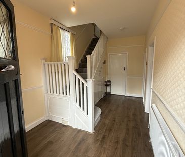 4 Bed Semi-Detached House, St. Johns Road, IG2 - Photo 1