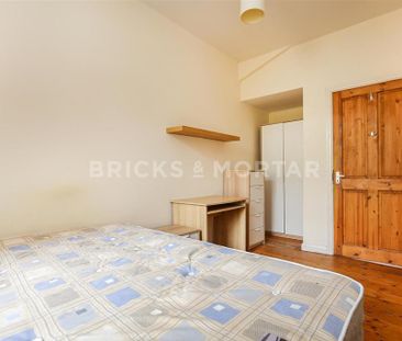 3 bedroom flat to rent - Photo 4