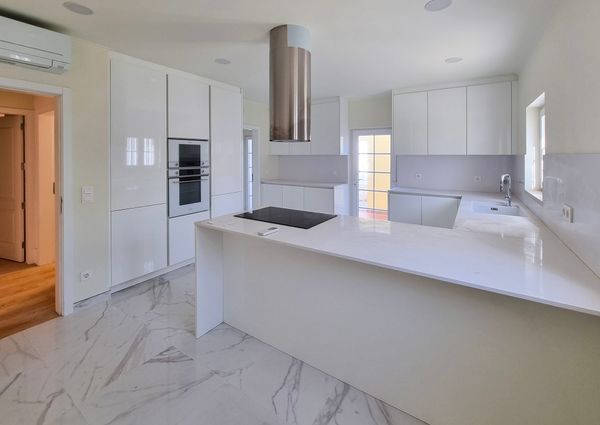 Beautiful 4 bedroom villa in the heart of the historic centre of Sintra