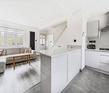 Lynwood Crescent, Ascot, Berkshire, SL5 0BL - Photo 2