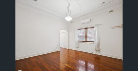 Character Subiaco home - Photo 5