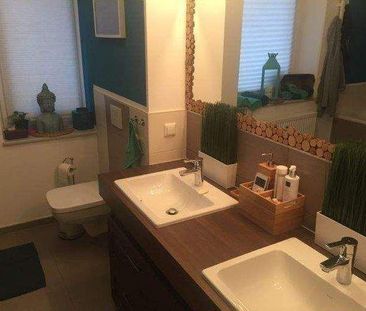 CORDULA IMMOBILIEN elegante 3 Raumwohnung mit grossem Balkon und Ga... - Photo 1