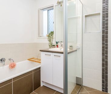 4 BEDROOM HOME IN GRIFFIN - 2 LIVING AREAS + STUDY + DRIVE THROUGH ... - Photo 6