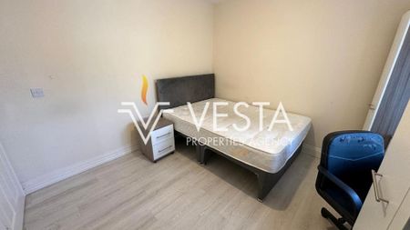 4 bedroom terraced house to rent - Photo 3