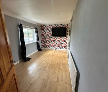 3 bedroom terraced house to rent - Photo 6