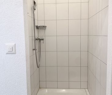 Appartement rénové de 2.5 pièces au rez-de-chaussée - Photo 5