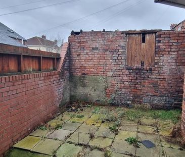 2 bedroom ground floor flat to rent - Photo 6